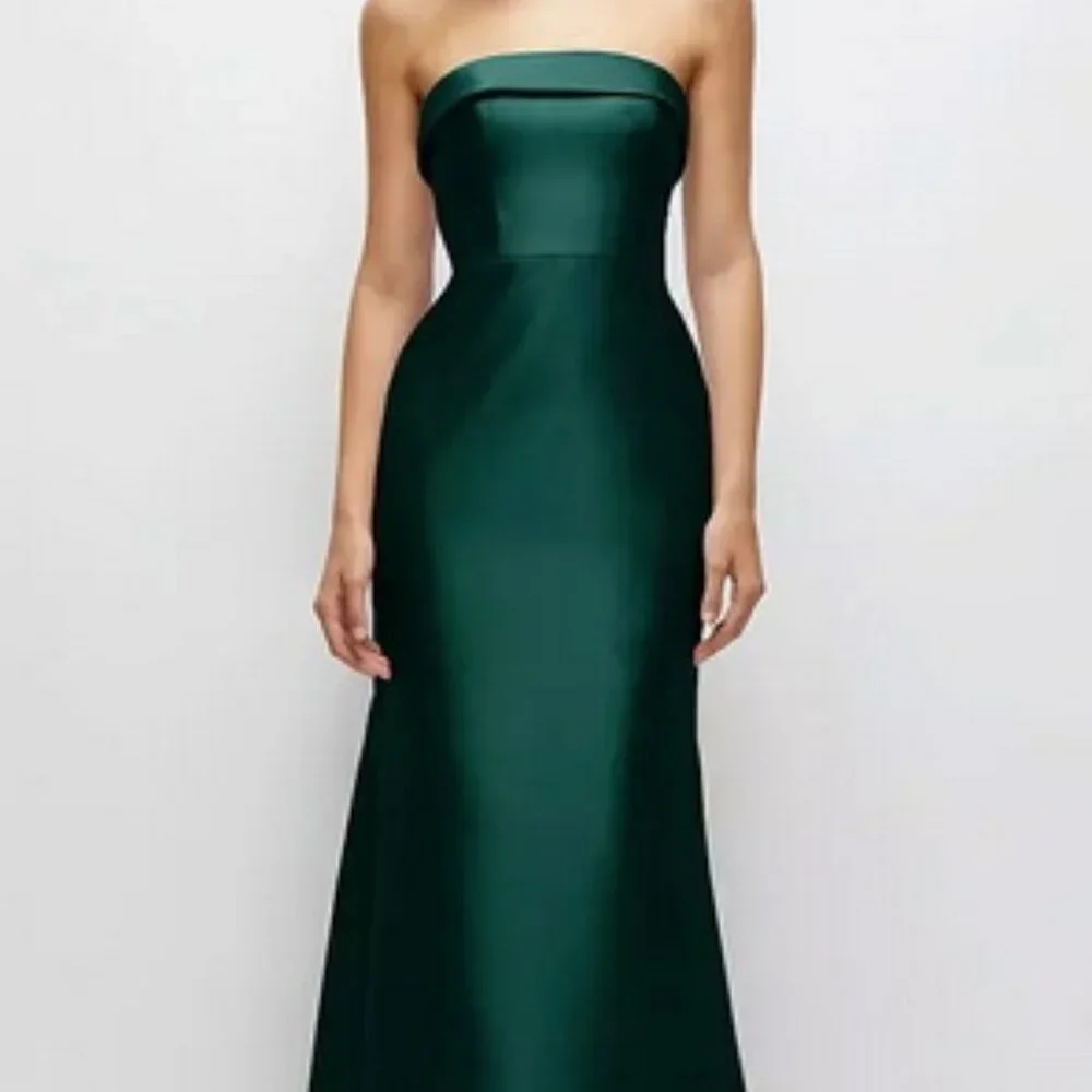 Alfred Sung Evergreen Strapless Satin Trumpet Gown D870 - Picture 1 of 6